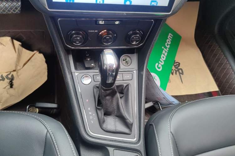 Used Volkswagen Lavida 2017 230TSI DSG Comfort Edition Gear Lever