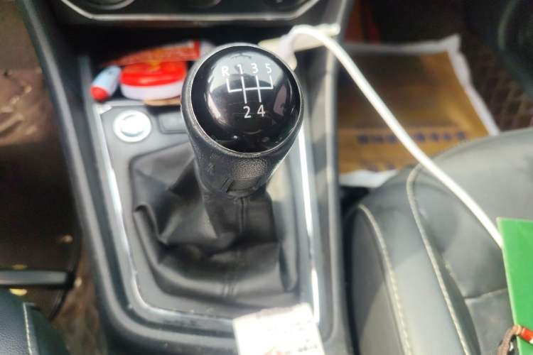 Used Volkswagen Lavida 2017 1.6L Manual Comfort Edition Gear Lever
