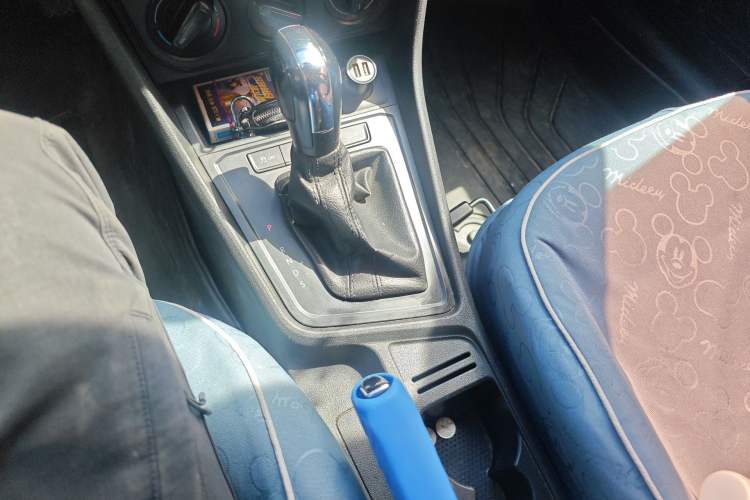 Used Volkswagen Lavida 2017 1.6L Automatic Fashion Edition Gear Lever
