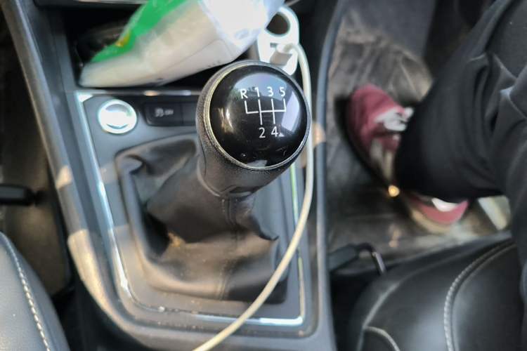 Used Volkswagen Lavida 2017 1.6L Manual Comfort Edition Gear Lever