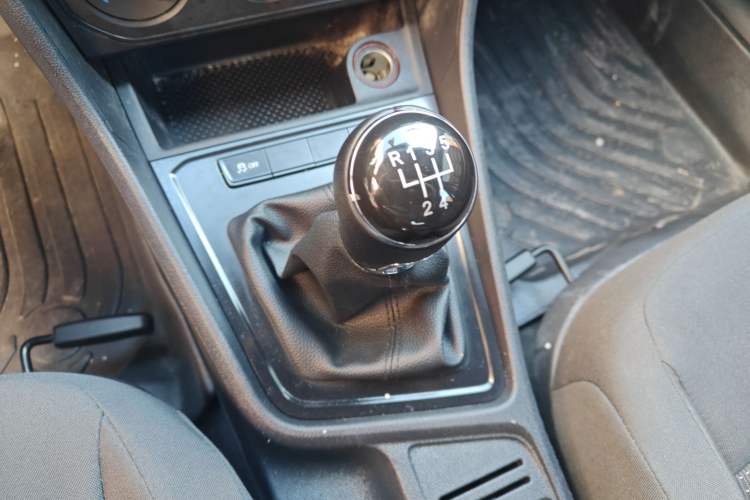 Used Volkswagen Lavida 2017 1.6L Manual Fashion Edition Gear Lever