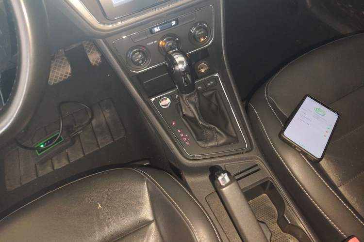 Used Volkswagen Lavida 2017 230TSI DSG Comfort Edition Gear Lever