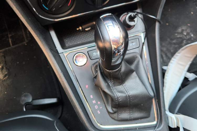 Used Volkswagen Lavida 2017 1.6L Automatic Comfort Edition Gear Lever