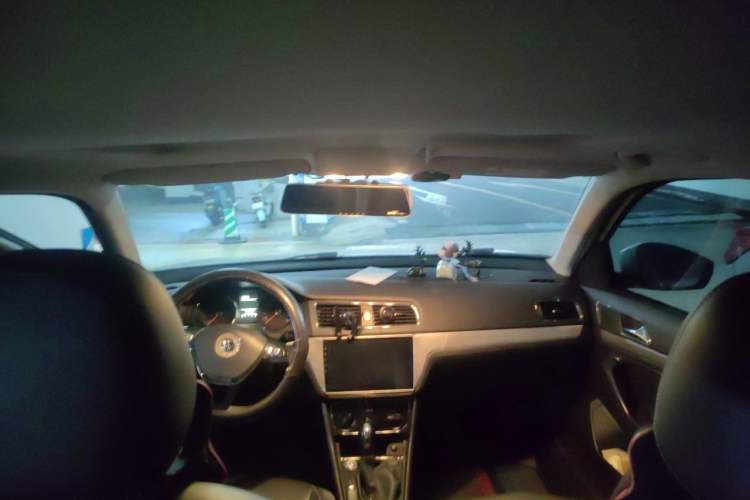Used Volkswagen Lavida 2017 1.6L Automatic Comfort Edition Headliner