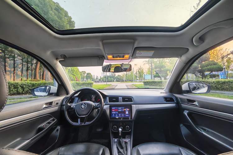 Used Volkswagen Lavida 2017 1.6L Automatic Comfort Edition Headliner