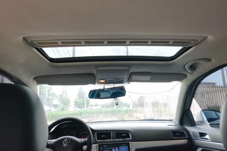 Used Volkswagen Lavida 2017 1.6L Automatic Comfort Edition Headliner