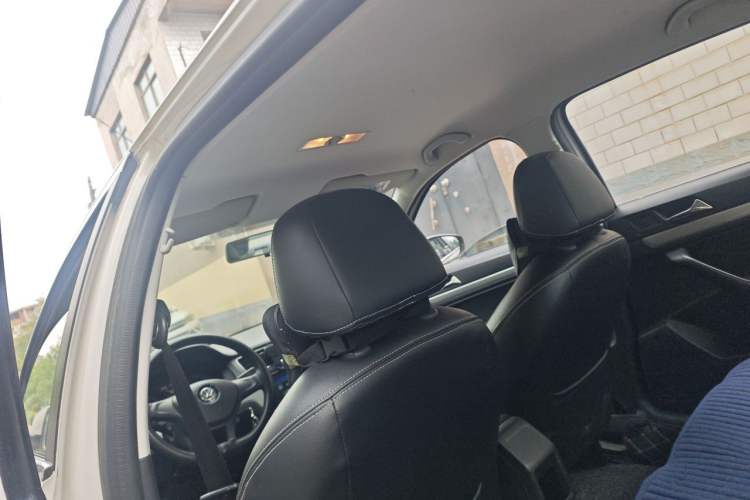 Used Volkswagen Lavida 2017 1.6L Automatic Fashion Edition Headliner