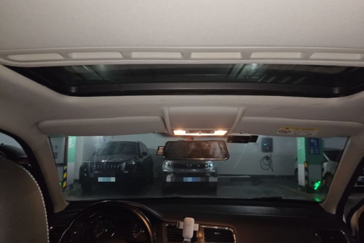Used Volkswagen Lavida 2017 1.6L Automatic Comfort Edition Headliner