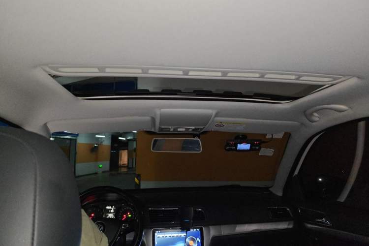 Used Volkswagen Lavida 2017 1.6L Automatic Comfort Edition Headliner