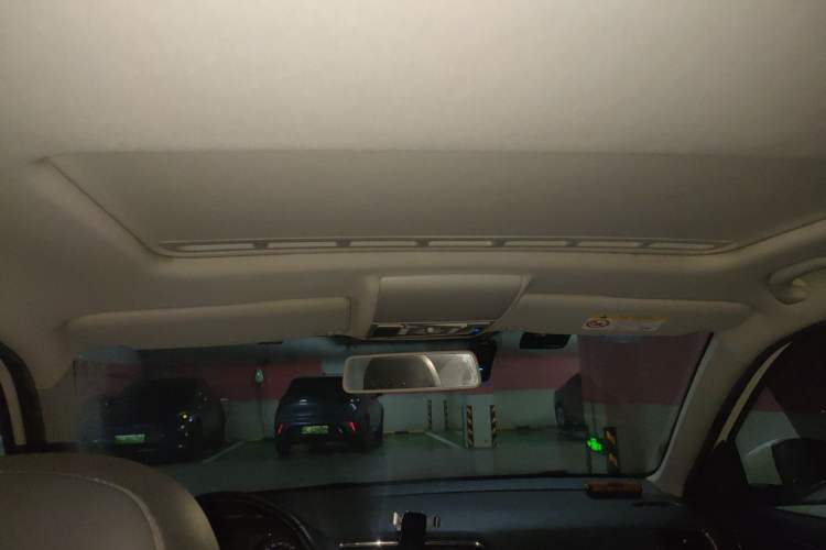 Used Volkswagen Lavida 2017 1.6L Automatic Comfort Edition Headliner