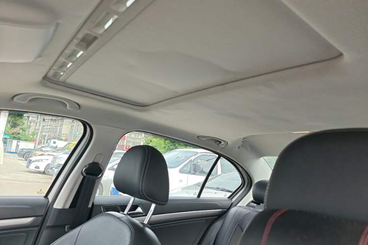 Used Volkswagen Lavida 2017 1.6L Manual Comfort Edition Headliner
