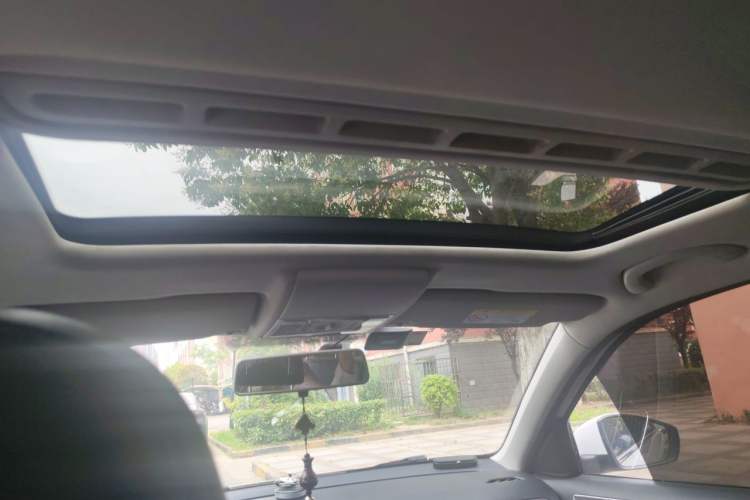 Used Volkswagen Lavida 2017 1.6L Manual Comfort Edition Headliner