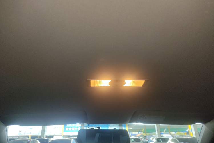 Used Volkswagen Lavida 2017 1.6L Automatic Fashion Edition Headliner