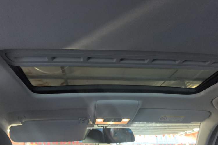 Used Volkswagen Lavida 2017 1.6L Automatic Comfort Edition Headliner