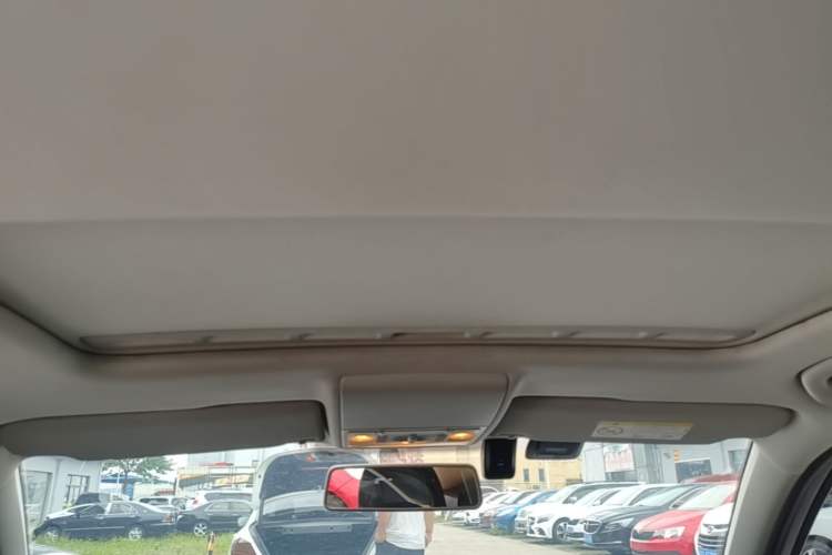 Used Volkswagen Lavida 2017 1.6L Automatic Comfort Edition Headliner