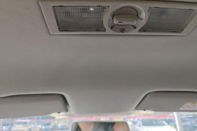 Used Volkswagen Lavida 2017 1.6L Automatic Fashion Edition Headliner