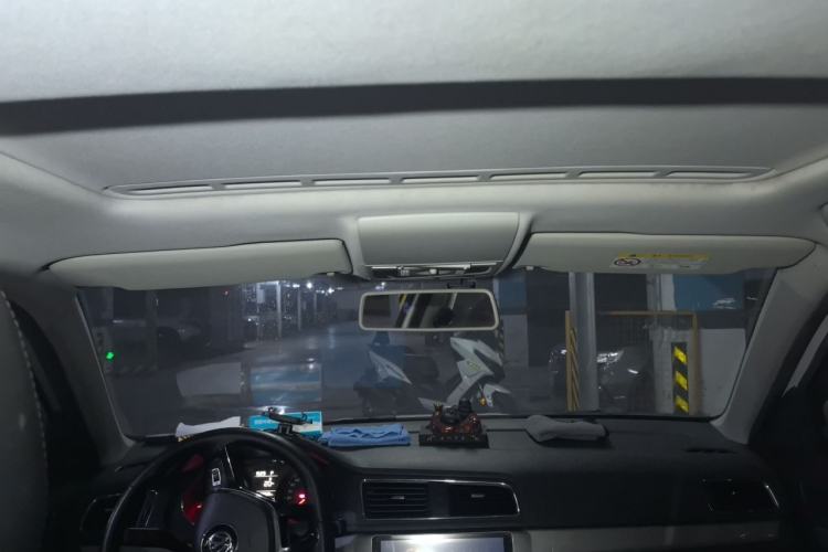 Used Volkswagen Lavida 2017 1.6L Automatic Comfort Edition Headliner