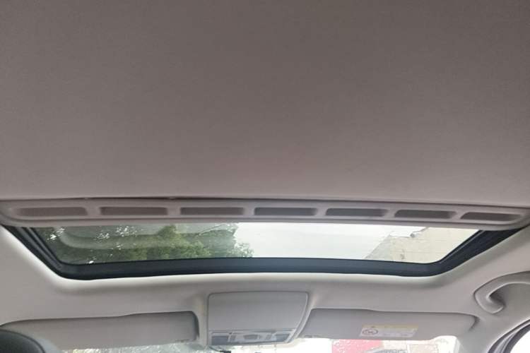 Used Volkswagen Lavida 2017 1.6L Automatic Comfort Edition Headliner