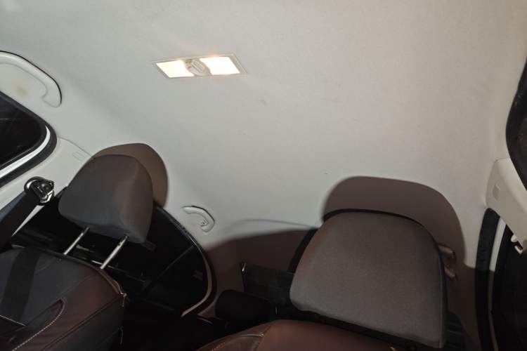 Used Volkswagen Lavida 2017 1.6L Automatic Fashion Edition Headliner