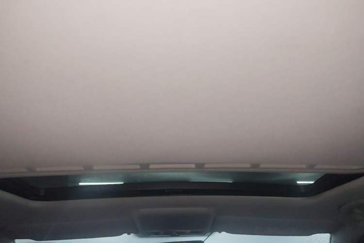 Used Volkswagen Lavida 2017 1.6L Automatic Comfort Edition Headliner