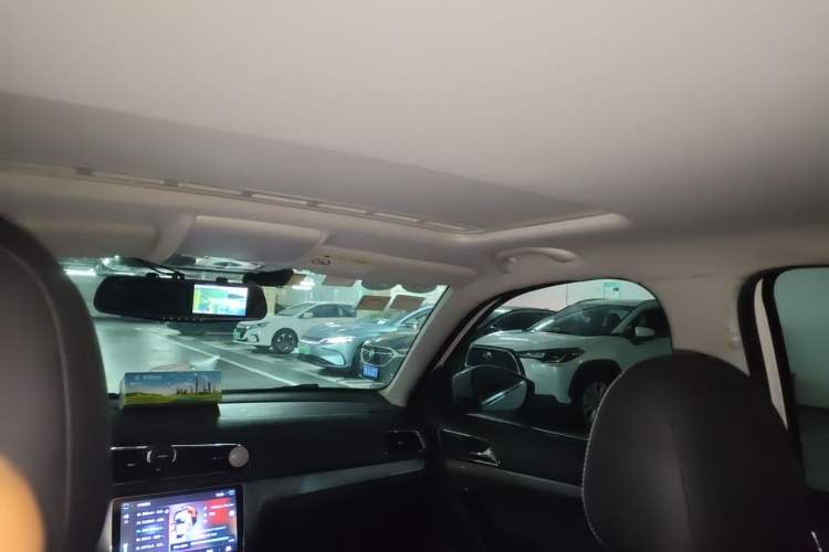 Used Volkswagen Lavida 2017 1.6L Automatic Comfort Edition Headliner