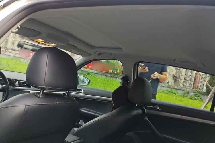 Used Volkswagen Lavida 2017 1.6L Automatic Comfort Edition Headliner