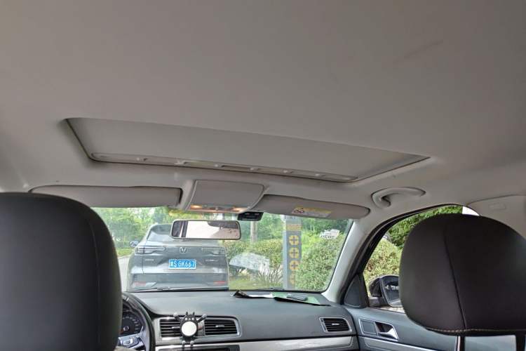 Used Volkswagen Lavida 2017 1.6L Automatic Comfort Edition Headliner