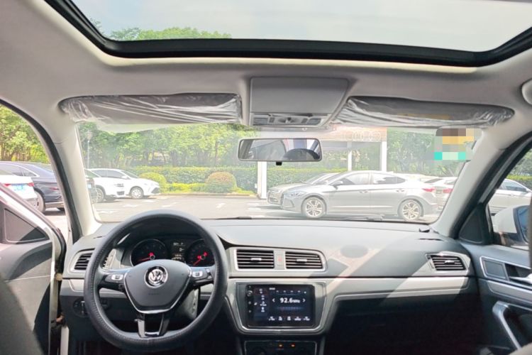 Used Volkswagen Lavida 2017 1.6L Automatic Comfort Edition Headliner