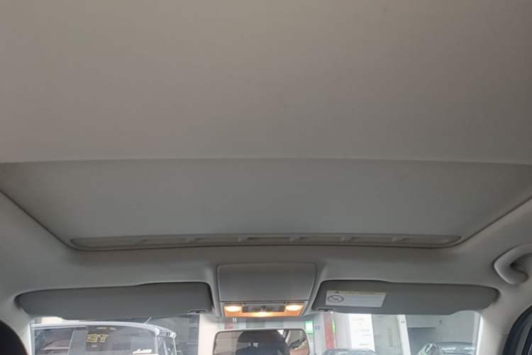 Used Volkswagen Lavida 2017 1.6L Automatic Comfort Edition Headliner
