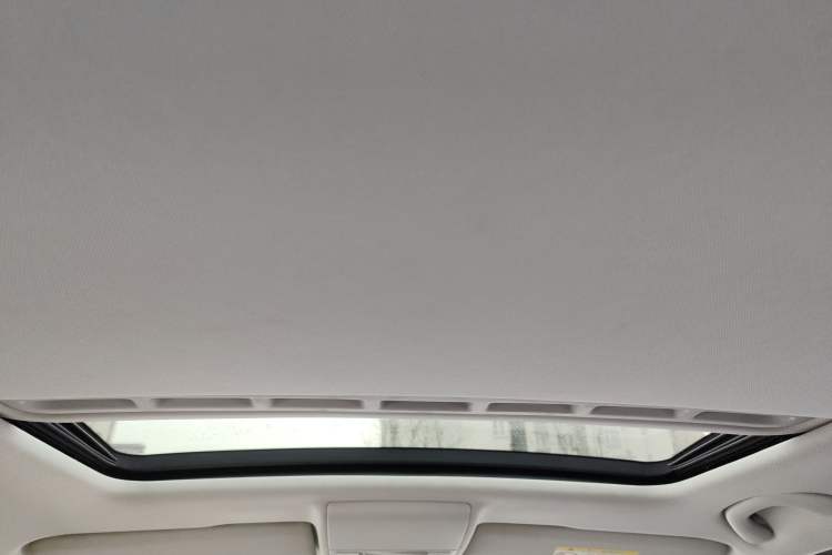 Used Volkswagen Lavida 2017 1.6L Automatic Comfort Edition Headliner