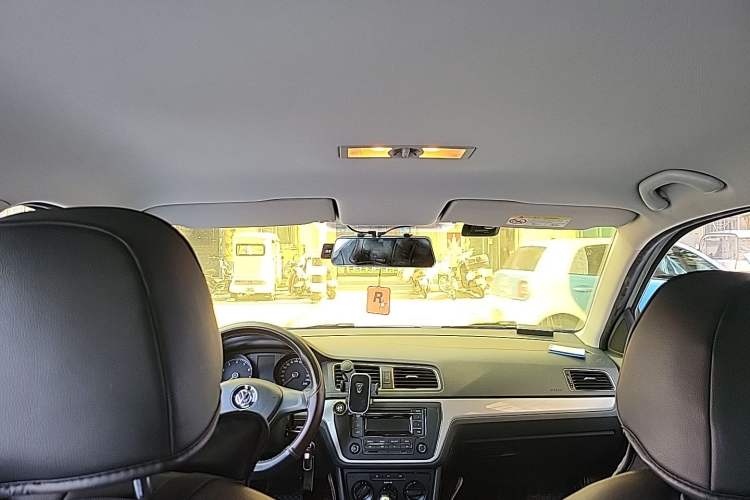 Used Volkswagen Lavida 2017 1.6L Automatic Fashion Edition Headliner