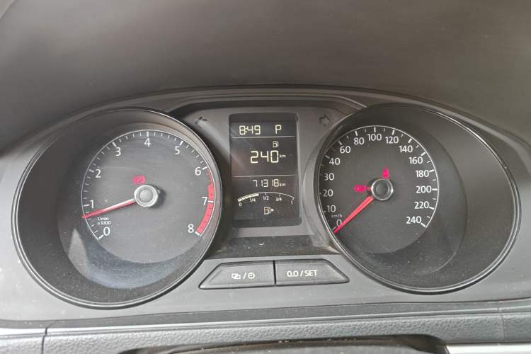 Used Volkswagen Lavida 2017 1.6L Automatic Fashion Edition Instrument Cluster