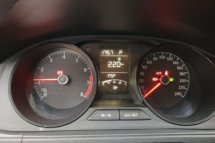 Used Volkswagen Lavida 2017 1.6L Automatic Fashion Edition Instrument Cluster