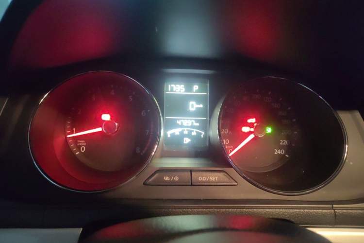 Used Volkswagen Lavida 2017 1.6L Automatic Comfort Edition Instrument Cluster