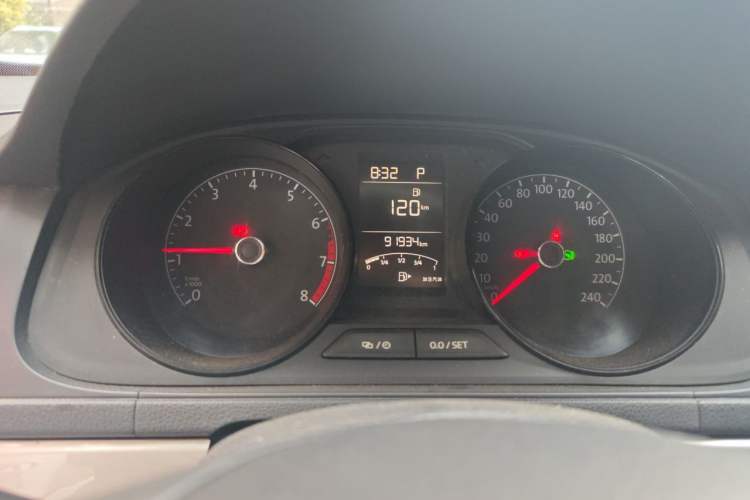 Used Volkswagen Lavida 2017 1.6L Automatic Fashion Edition Instrument Cluster
