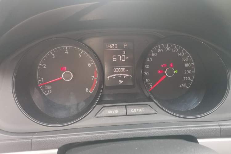 Used Volkswagen Lavida 2017 1.6L Automatic Fashion Edition Instrument Cluster