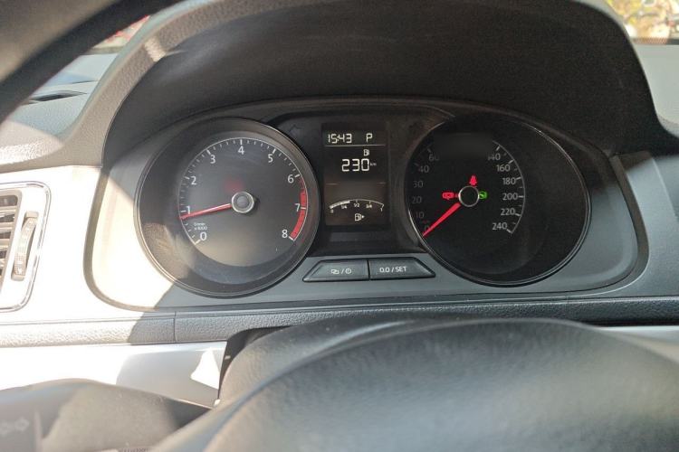 Used Volkswagen Lavida 2017 1.6L Automatic Fashion Edition Instrument Cluster