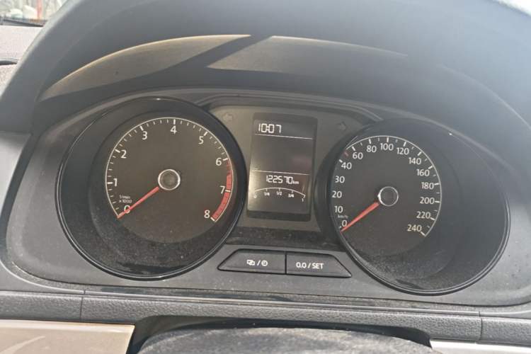 Used Volkswagen Lavida 2017 1.6L Automatic Fashion Edition Instrument Cluster