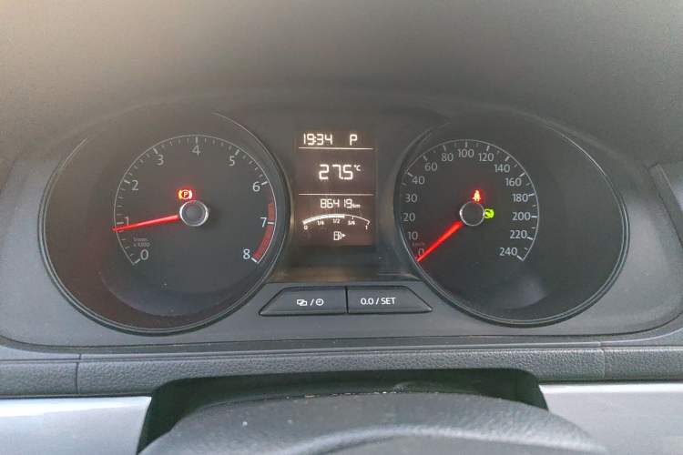 Used Volkswagen Lavida 2017 1.6L Automatic Fashion Edition Instrument Cluster