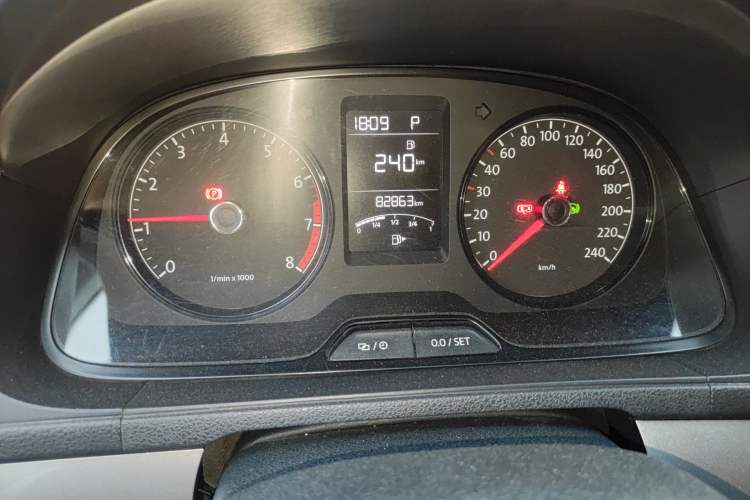 Used Volkswagen Lavida 2017 1.6L Automatic Fashion Edition Instrument Cluster