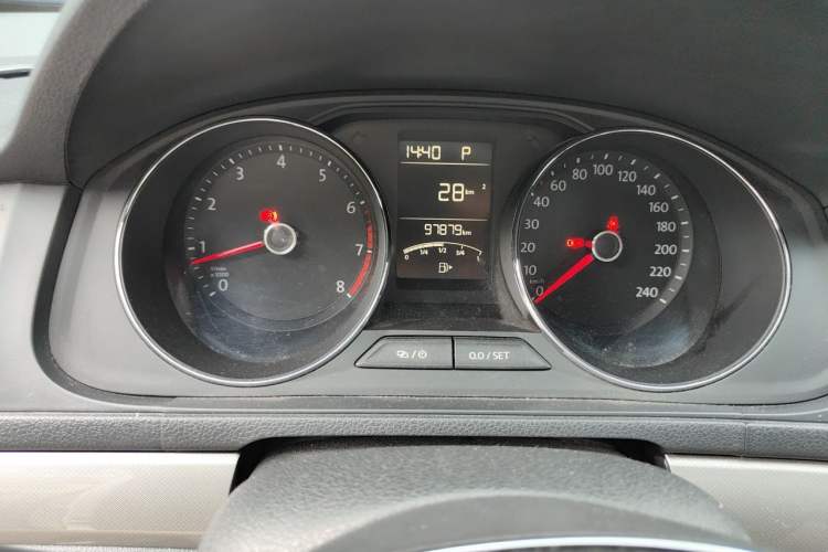 Used Volkswagen Lavida 2017 1.6L Automatic Comfort Edition Instrument Cluster
