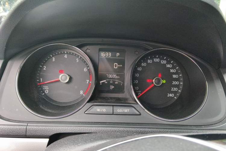 Used Volkswagen Lavida 2017 1.6L Automatic Comfort Edition Instrument Cluster