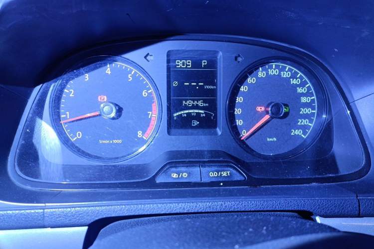 Used Volkswagen Lavida 2017 1.6L Automatic Fashion Edition Instrument Cluster