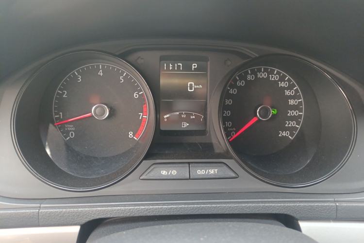 Used Volkswagen Lavida 2017 1.6L Automatic Fashion Edition Instrument Cluster