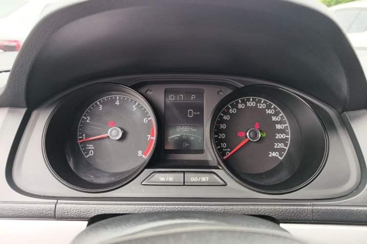 Used Volkswagen Lavida 2017 1.6L Automatic Fashion Edition Instrument Cluster