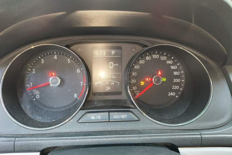 Used Volkswagen Lavida 2017 1.6L Automatic Comfort Edition Instrument Cluster