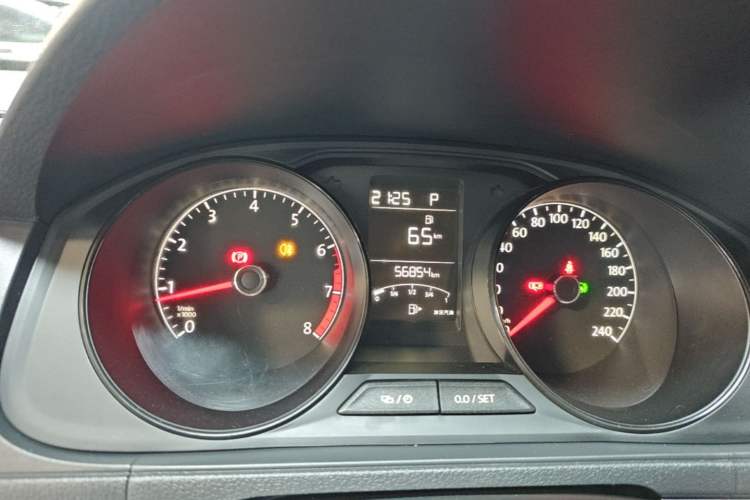 Used Volkswagen Lavida 2017 1.6L Automatic Fashion Edition Instrument Cluster