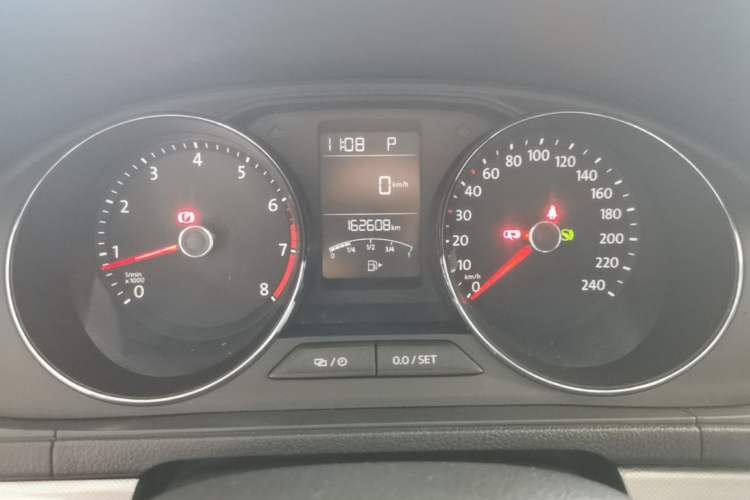 Used Volkswagen Lavida 2017 1.6L Automatic Comfort Edition Instrument Cluster