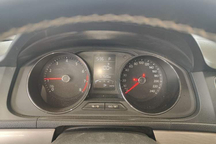 Used Volkswagen Lavida 2017 1.6L Automatic Comfort Edition Instrument Cluster