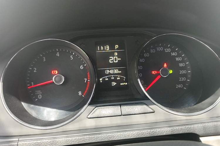 Used Volkswagen Lavida 2017 1.6L Automatic Comfort Edition Instrument Cluster